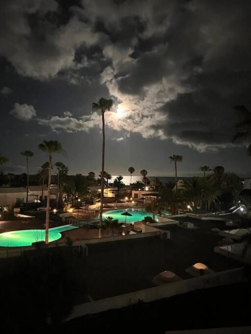 דירות קוסטה טגוויסה Luxury Ocean View Playa Roca מראה חיצוני תמונה