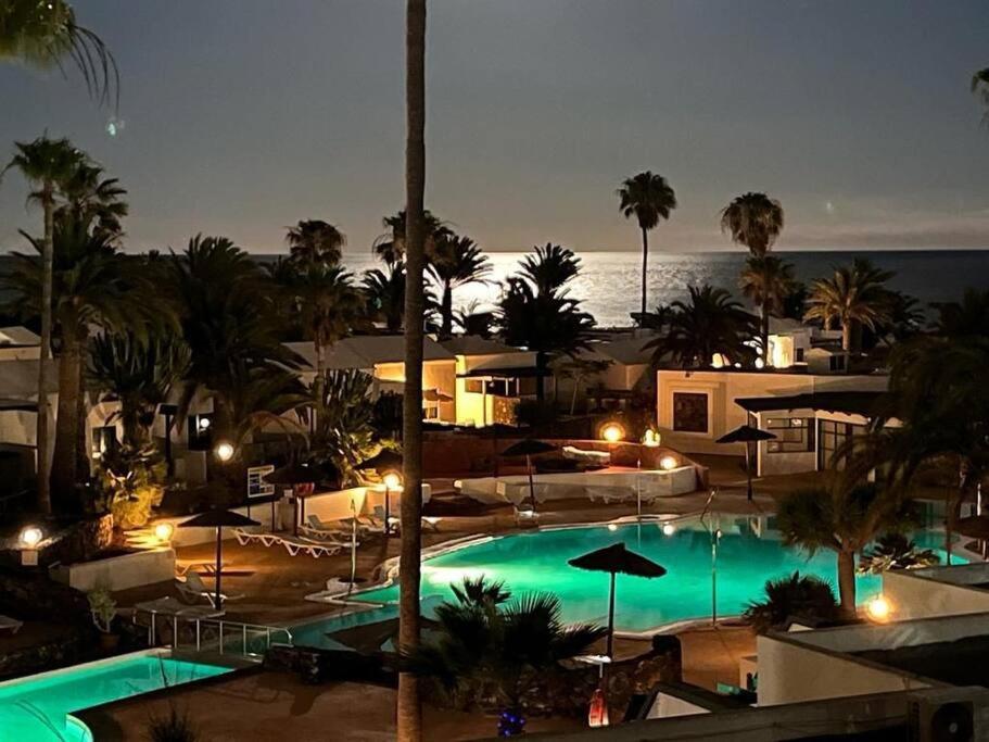 דירות קוסטה טגוויסה Luxury Ocean View Playa Roca מראה חיצוני תמונה