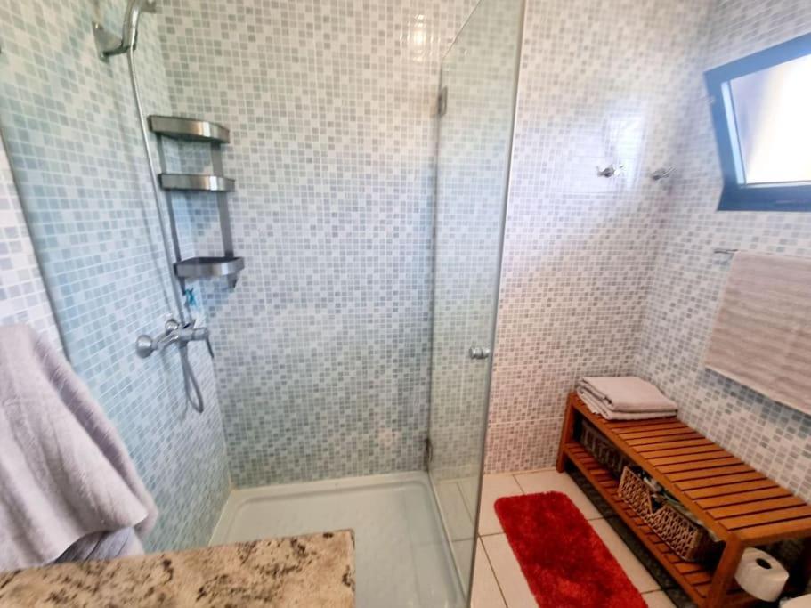 דירות קוסטה טגוויסה Luxury Ocean View Playa Roca מראה חיצוני תמונה