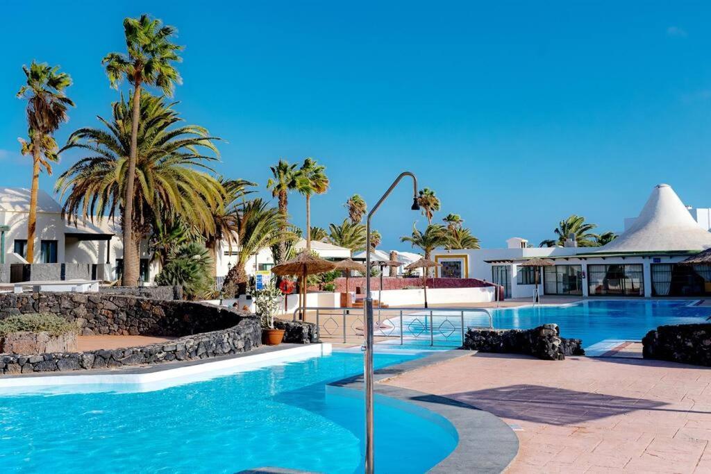 דירות קוסטה טגוויסה Luxury Ocean View Playa Roca מראה חיצוני תמונה